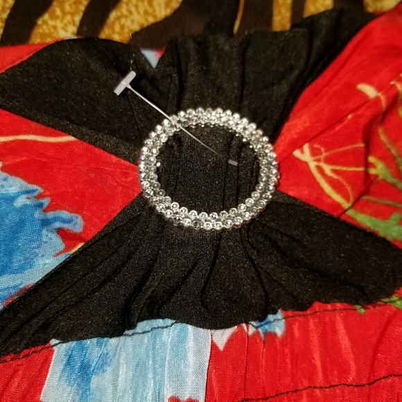 Dress With Necklace - Picture 6 of 10